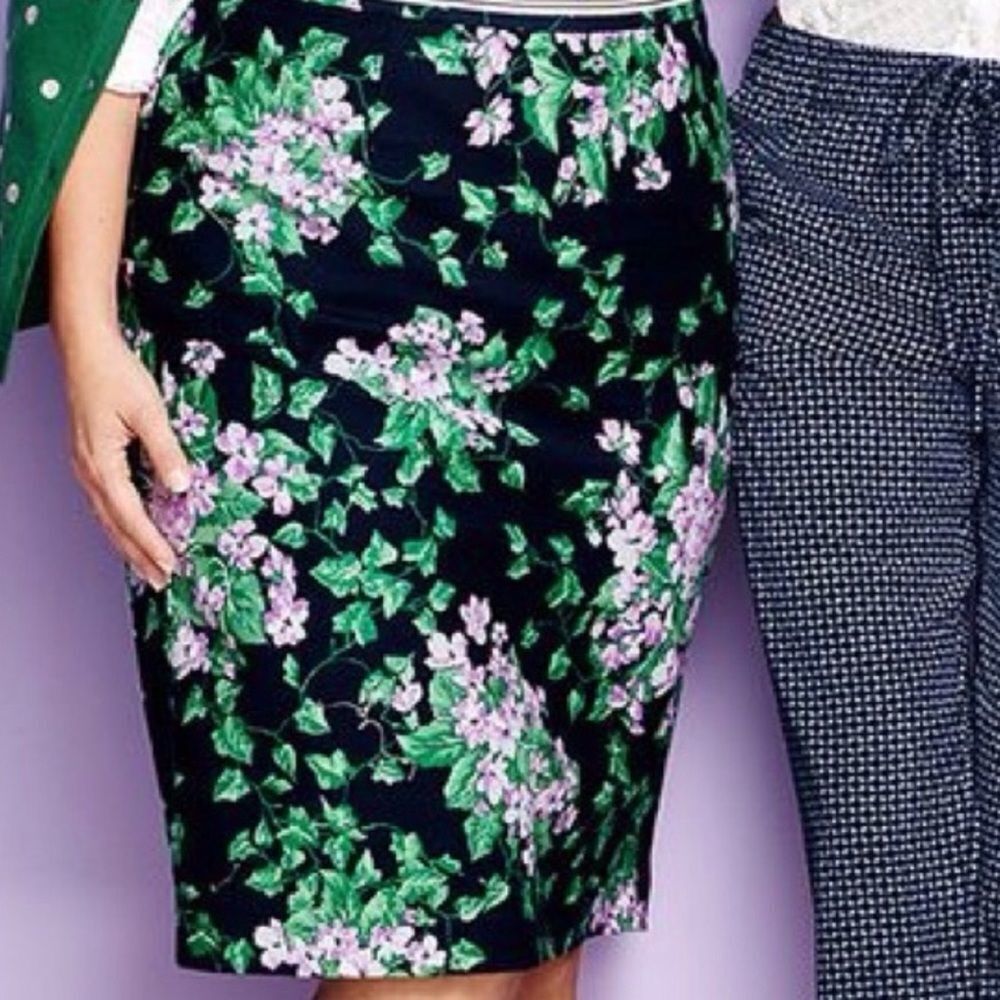 Talbots Blue Purple Floral Skirt size 2P NEW